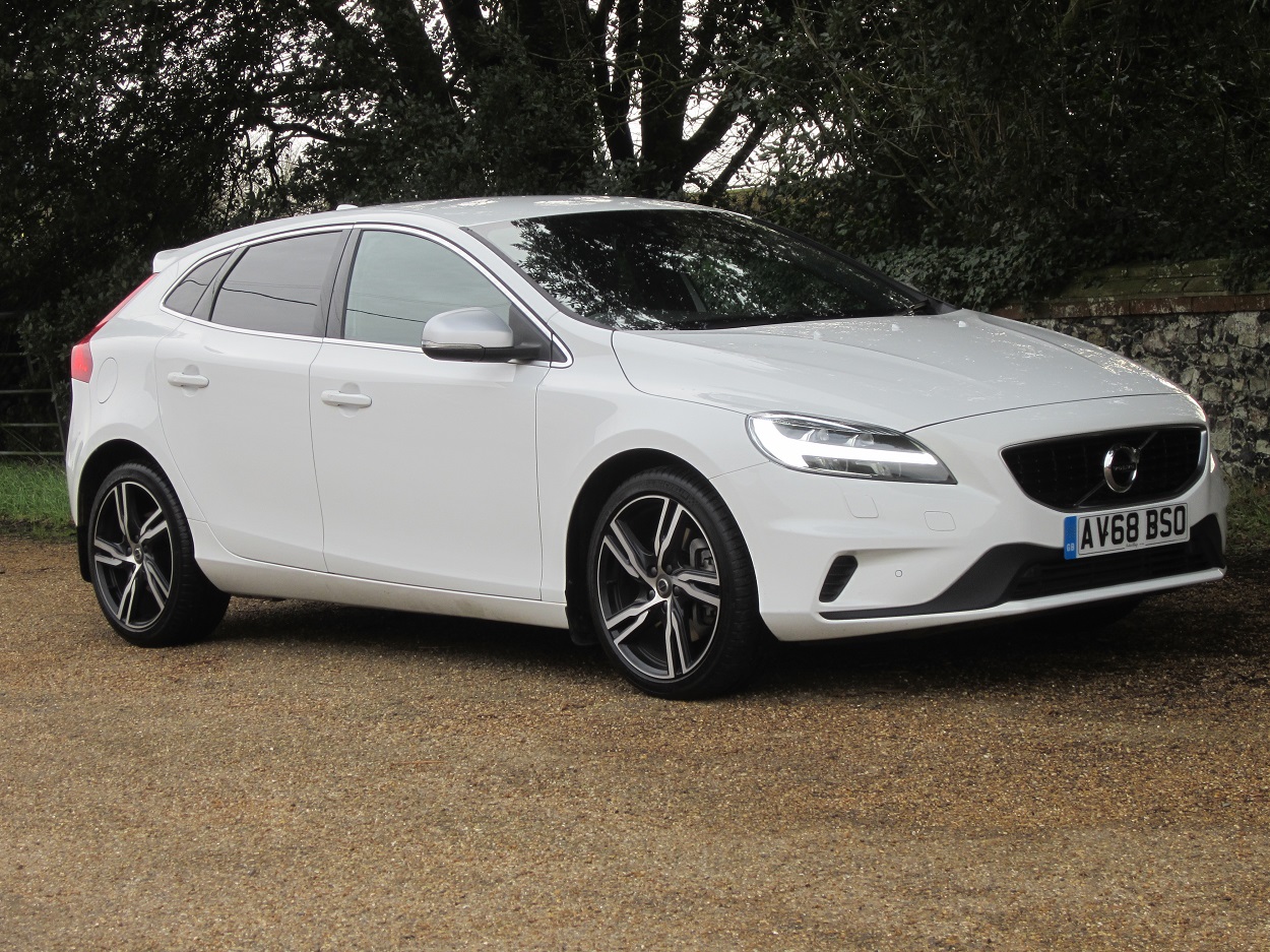 Volvo V40 1.5 T3 GPF R-Design Pro Auto | Autovillage Car Sales